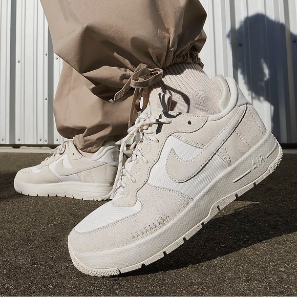 NEW Nike Air Force 1 Wild Sneakers Sz 8 Beige Light Orewood Brown - Picture 1 of 7